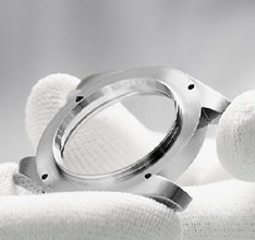 廣州雷達(dá)手表客戶(hù)鑲鉆刻字服務(wù)（圖）